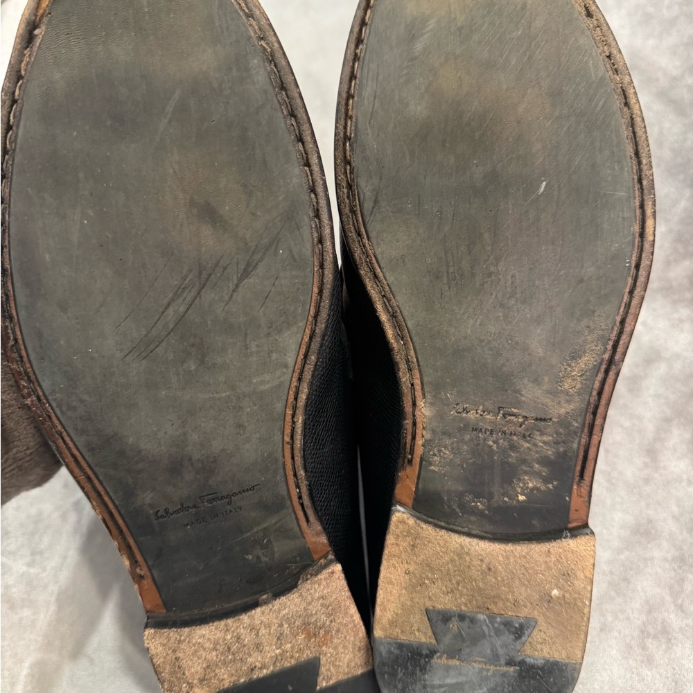 Salvatore Ferragamo Black Textured Loafers - Picture 6 of 11